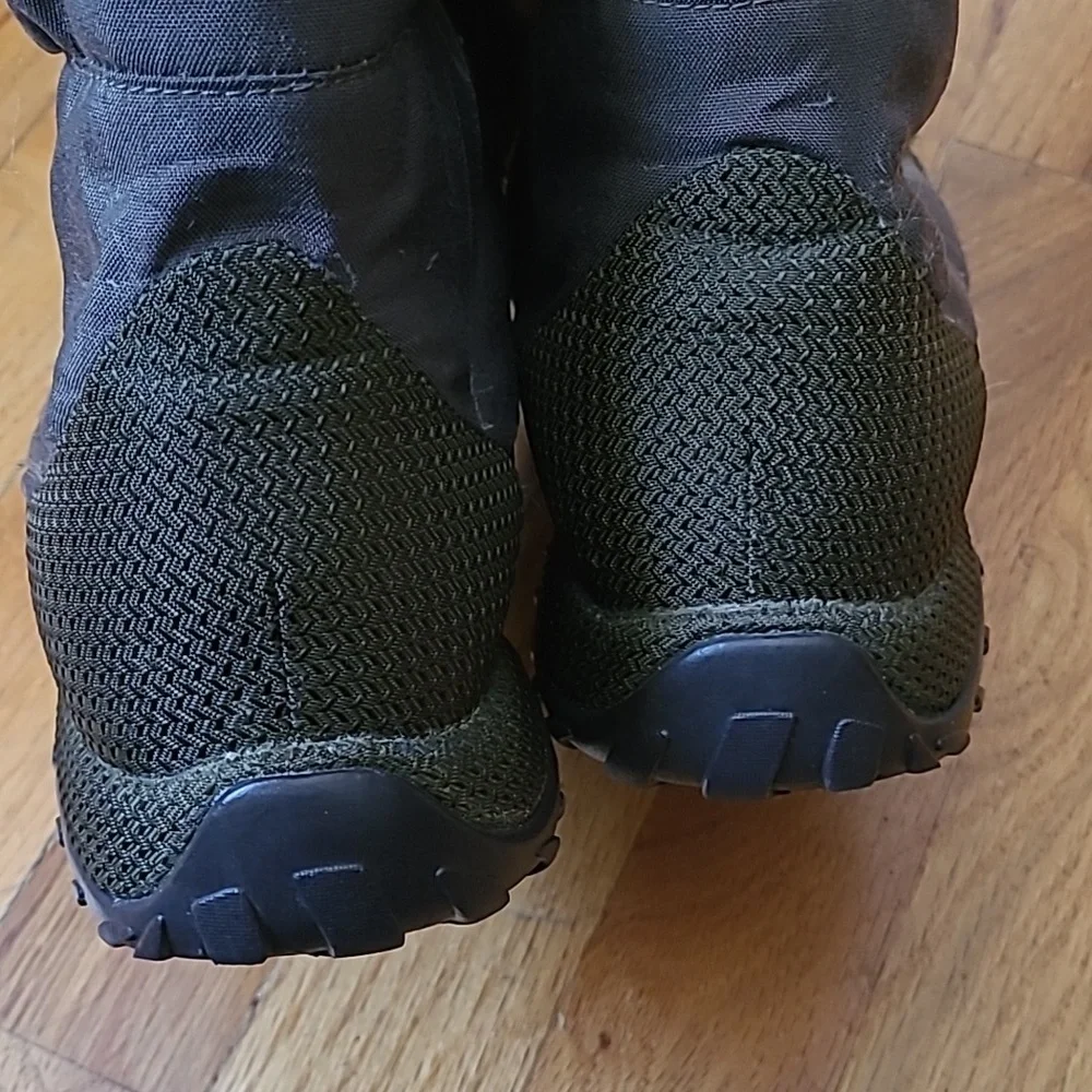 The North Face Olive Green Size 7.5 Goose Down Boots